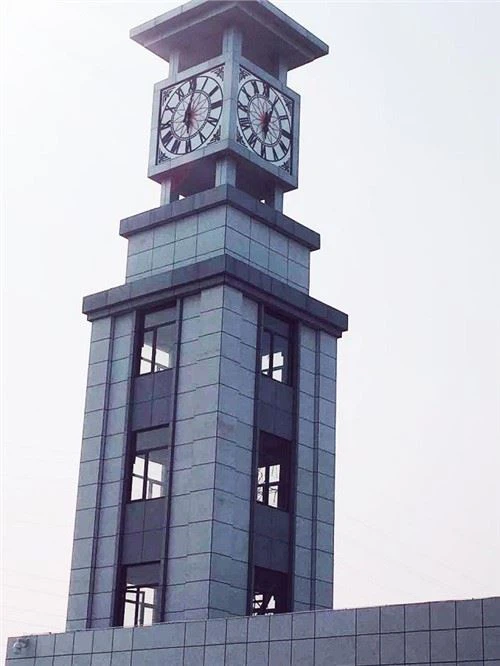 Jam Menara